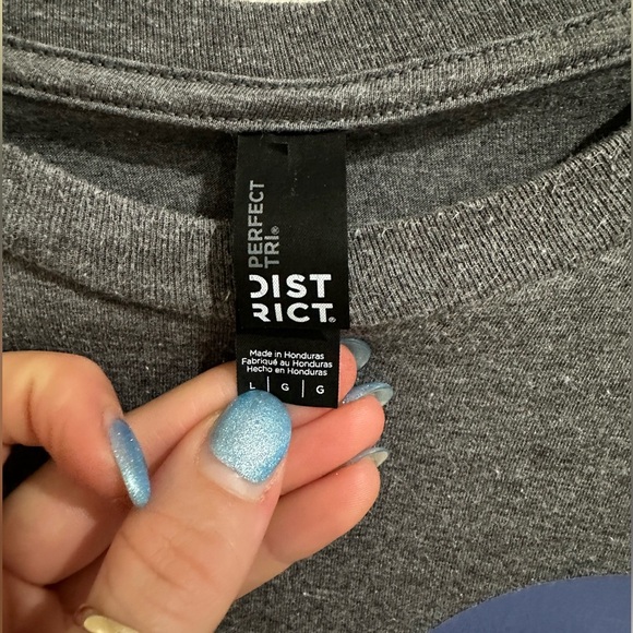 Gray T-Shirt with Patriotic Mouse Design - Picture 3 of 3